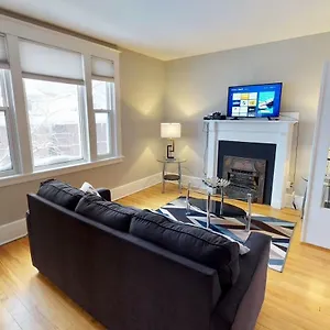 Bright, Clean, Private. In The Heart Of Downtown! Parking, Wi-fi And Netflix Included Apartment Ottawa